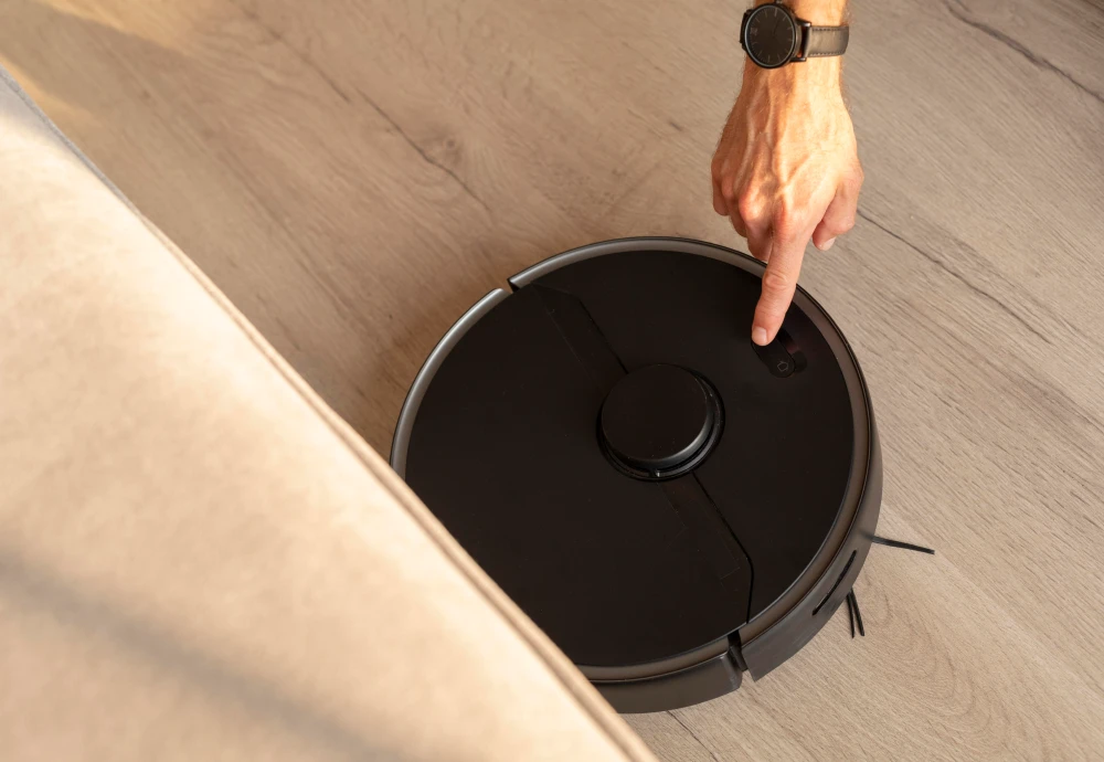 robot vacuum with cleaning station